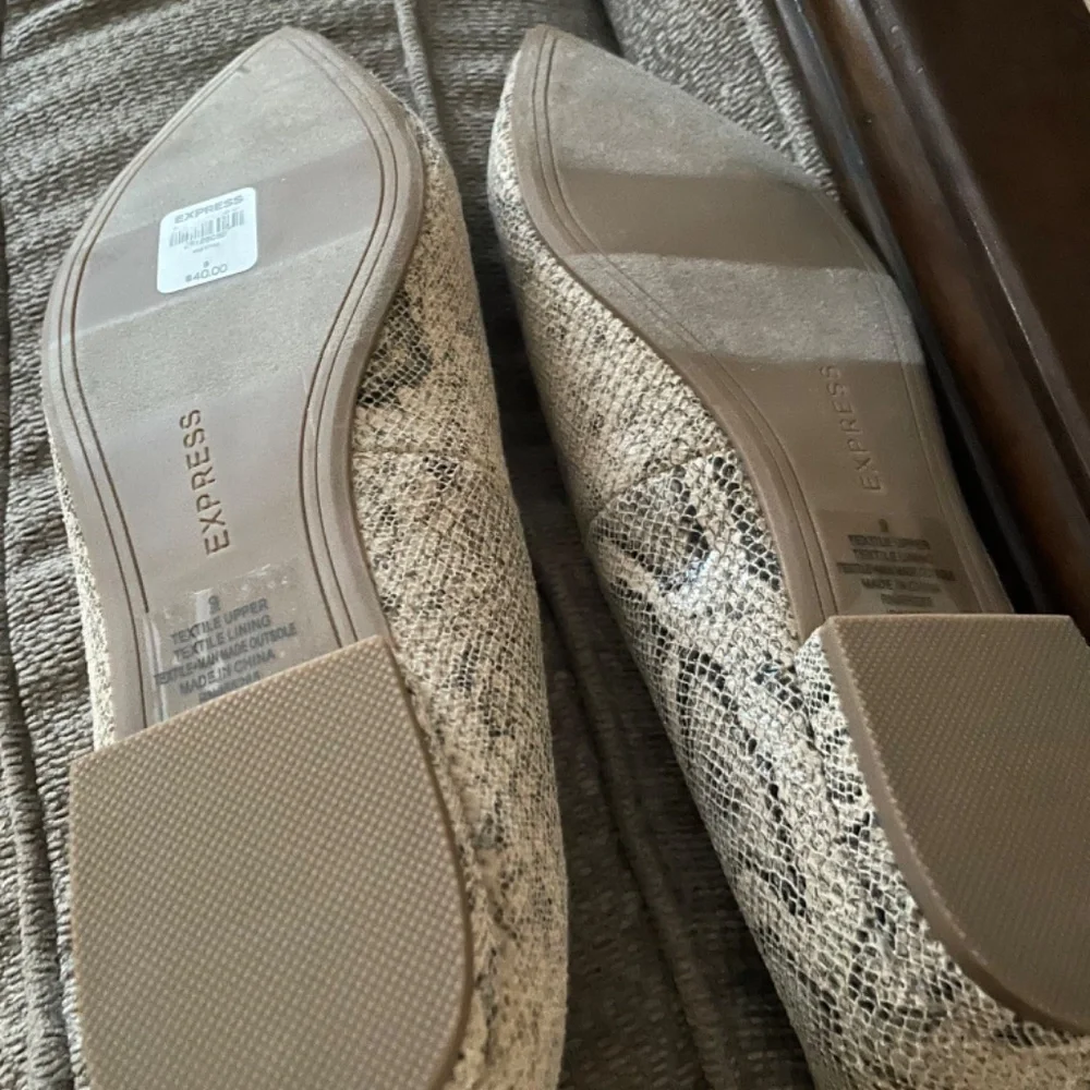 Shoes - Picture 9 of 9